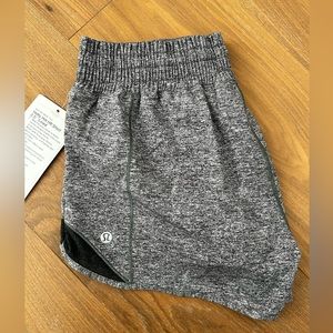 Lululemon Hotty Hot HR Short 2.5” Lined NWT
